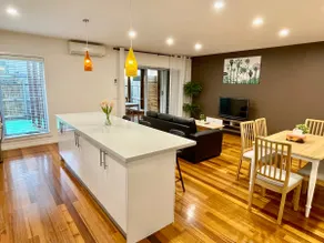 3 Ensuite 3Bedroom 丨Sunroom丨Backyard丨Free Parking - Image 2