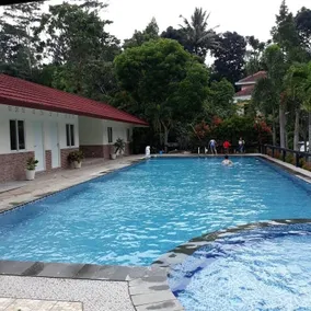 11 BR Villa Evelyn Rose Megamendung Puncak Bogor - Image 5