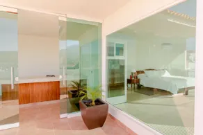 Spacious and Clean | Great View | Walking Distance to the Plaza - Image 5