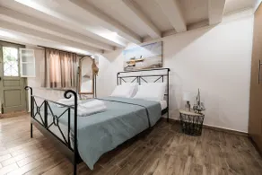 Beautiful and Renovated apartment in the Old Town - Image 3