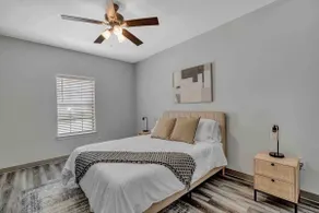 Modern, Gated apart w/ POOL! King Bed! - Image 5