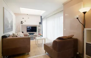Spacious home for 2 guests - Image 2