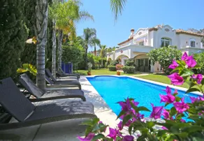 Villa La Quinta. 5 Bedroom Villa with Heated Pool - Image 2