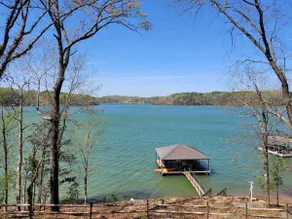 Charming lakefront cottage on Lake Lanier w/dock - Image 2
