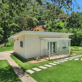 Lovely guesthouse with pool - Image 2