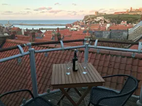 Incredible Views, Cosy, Central Location, Whitby - Image 2