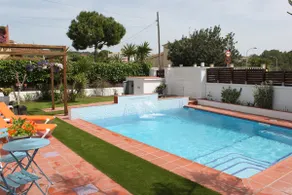 Family Villa with Pool | Near Sitges & Barcelona - Image 4