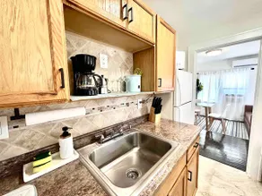 Cozy 2BR Near Local Hotspots In West Palm Beach - Image 4