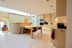 LAST MIN app 1st floor in house (air conditioning) - Image 3
