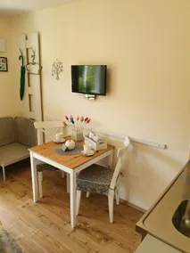 Studio with kitchenette ★ Balcony ★ Walk to Lake - Image 5