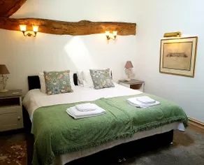 Longbarn Cottage 3 ensuite double rooms Derbyshire - Image 3