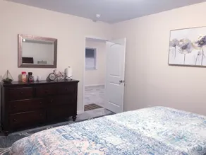 1 BED Ground FL No Kitchen 8 Mints to EWR,NJ 07201 - Image 3