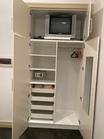 “FIRST FLOOR” Central CBD Apartment! - Image 5