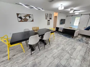 CasaDelaney DT Sodo district. Renovated Sleeps 16 - Image 3