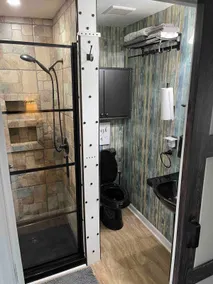 Well appointed Private Cottage with Free Parking - Image 2