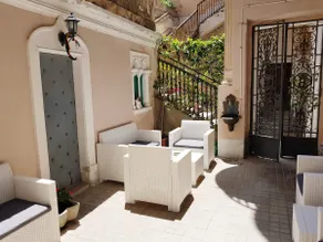 Ambra: centre, wi fi, 5min. walk beach, 10 min walk train station - Image 2