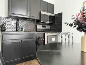 Halloween Suite | 2BD/1BA Apt in The Rose Inn - Image 4