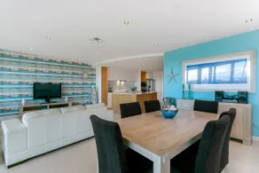 Gallery 5: The Beach House - Image 3
