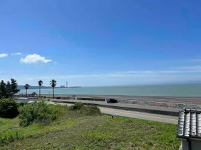 A rare property where you can rent the entire building and have the vast ocean view all to yourself - Image 4