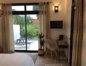 Independent accommodation for 5 - Image 4