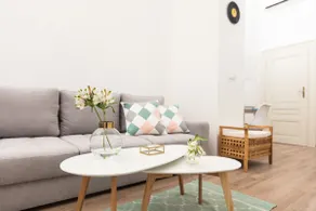 Studio apartment with sauna, hot tub in the center - Image 4