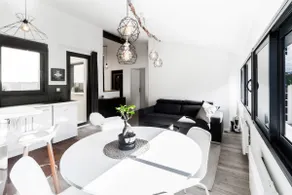 Cozy 2-room apartment, quiet city center + patio - Image 2