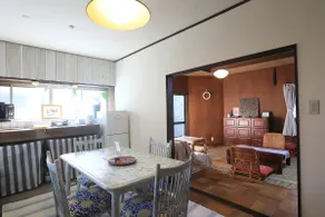 A somewhat nostalgic house by the sea - Image 3