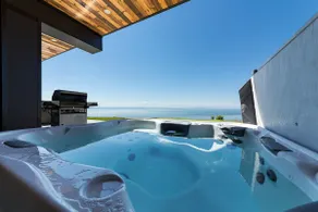 L’Eaurizon | Private Spa & St. Lawrence View - Image 5