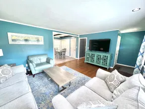 The Best Family & Friends Hangout & Pet Friendly!! - Image 3
