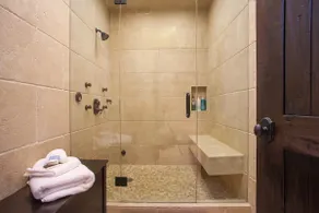 2 BR Mediterranean Oasis Sleeps 6! - Image 3