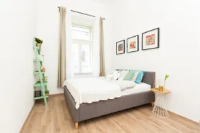 Studio apartment with sauna, hot tub in the center - Image 2