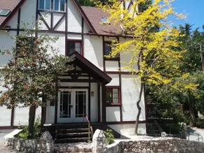 Bracken Fern Manor - Image 2