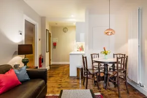 Historic net loft, chic luxury with free parking - Image 3