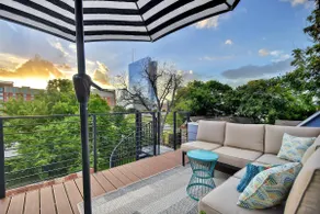 Bright + Chic Back House | Walk Downtown - Image 3