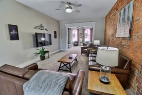 2,800 Sq Ft Downtown Lafayette Executive Condo - Image 3