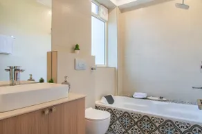 The Oasis By Bharatt ~Luxury 2 Bhk~Bathtub~Shimla - Image 4
