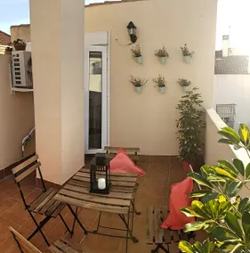 Apartment with terrace in downtown Malaga, Families Only - Image 2