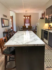 Driftless Manor Getaway - Image 3