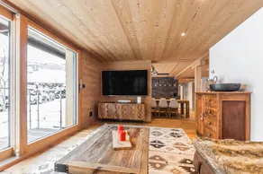Chic Alpine Apartment for 5 - Perfect for skiers - Image 2