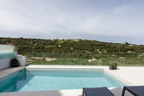 Blue Aura Villa, eclectic retreat with Pool & BBQ, Close to the beach - Image 4