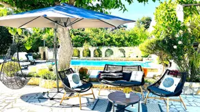 Villa with pool, 3 km from the historic center - Image 2