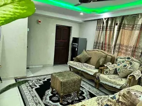 Spacious Centrally Located Rooftop Suite - Image 5