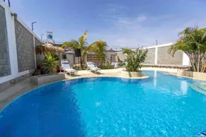 A beautiful house with a pool - Image 5