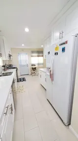 4BD2BTFrontHouseLittleSaigon BeachesDisneyQuiet - Image 4
