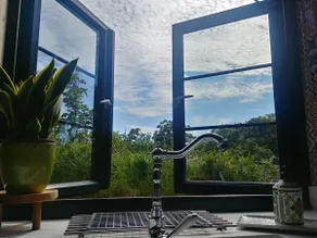 A funky Luxury one bedroom cabin in St Agnes - Image 3