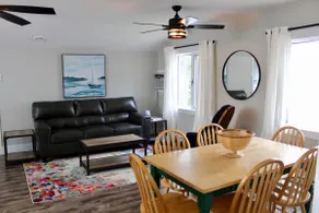 Cottage in The Bluff - Image 5