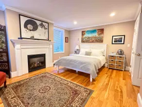 Downtown Escape ❤️ Deck, Fireplace, 95 WalkScore - Image 5