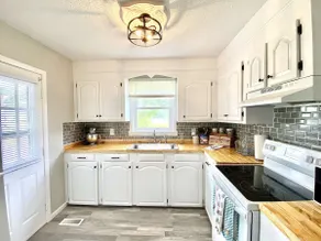 The Hen House - Image 3