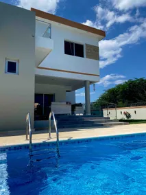 5 Star Villa Minutes From Airport And Beaches - Image 2