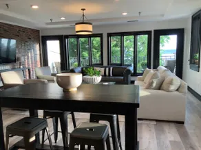 Cassius Quarters@The713! Downtown, large, upscale suite w/private balcony - Image 5